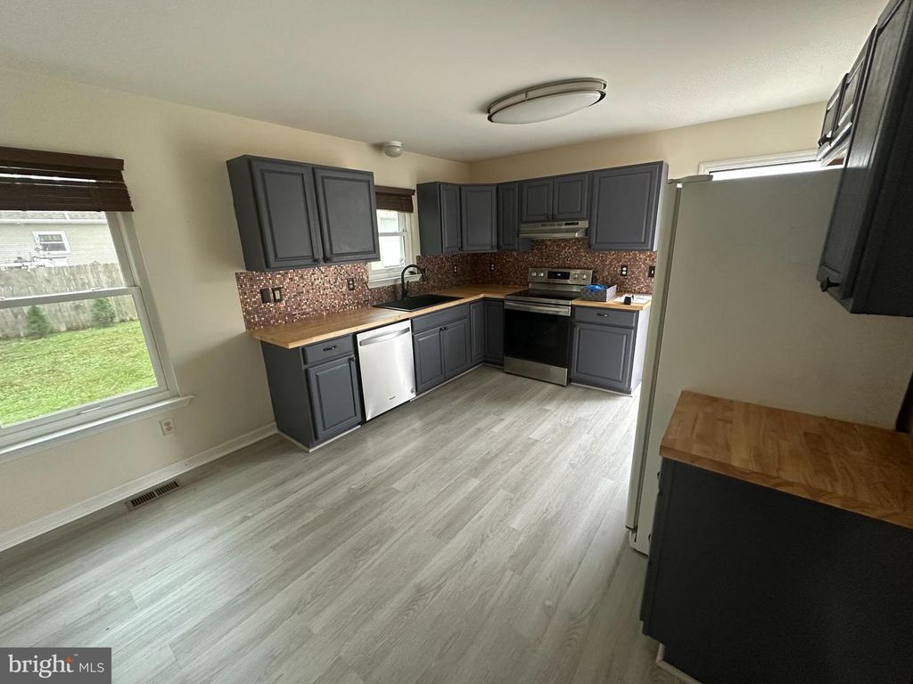 302 WOODSEDGE LN, Felton, DE 19943