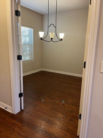 117 Carrington Avenue, Lowell, AR 72745