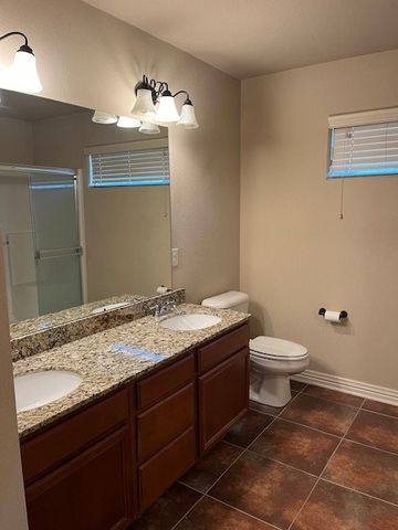 117 Carrington Avenue, Lowell, AR 72745