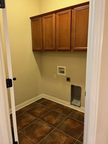 117 Carrington Avenue, Lowell, AR 72745