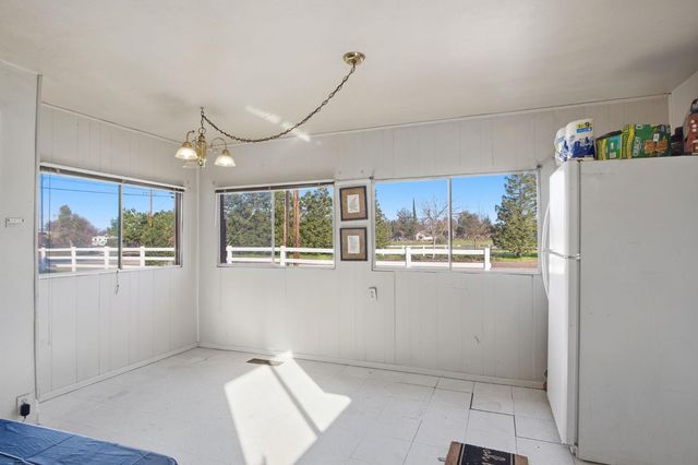 12242 Orange Blossom Rd, Oakdale, CA 95361