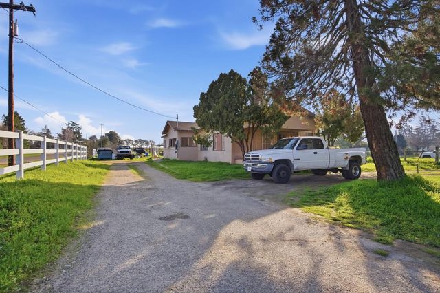 12242 Orange Blossom Rd, Oakdale, CA 95361