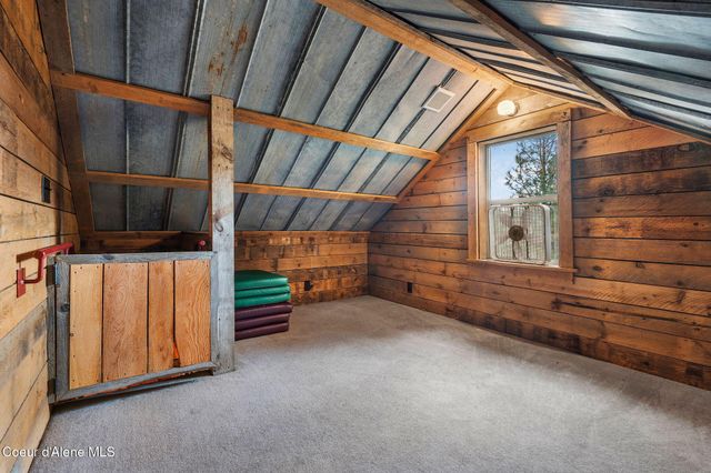 6162 Eureka Rd, Sagle, ID 83860