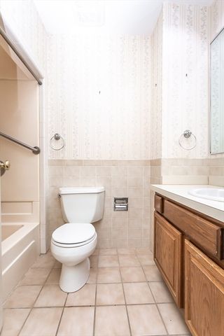 110 Dean St 55, Taunton, MA 02780