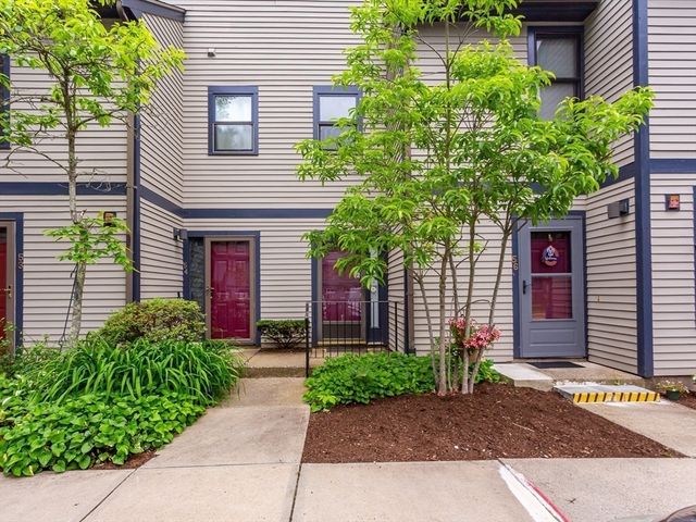 110 Dean St 55, Taunton, MA 02780