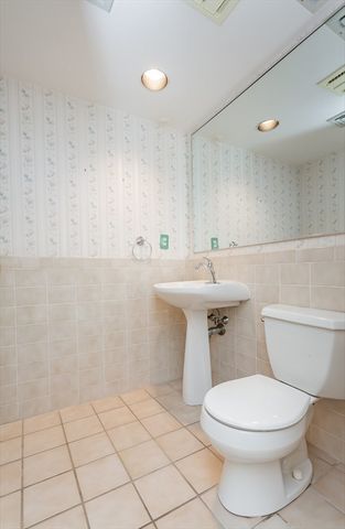 110 Dean St 55, Taunton, MA 02780