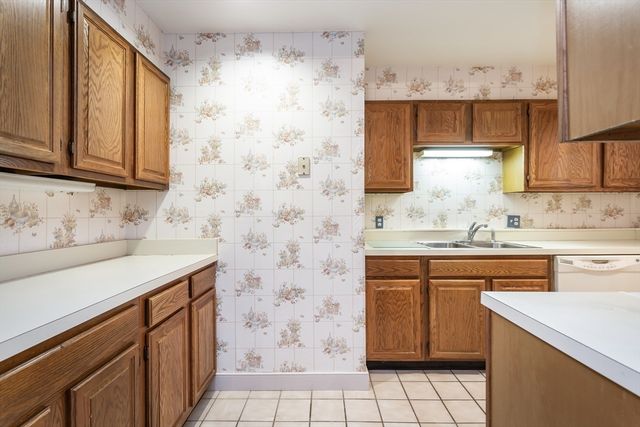 110 Dean St 55, Taunton, MA 02780