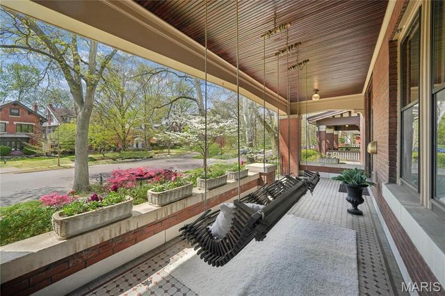 6335 Pershing Avenue, University City, MO 63130