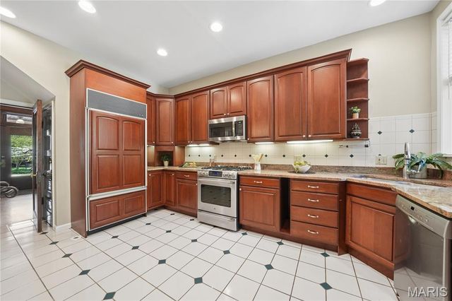 6335 Pershing Avenue, University City, MO 63130