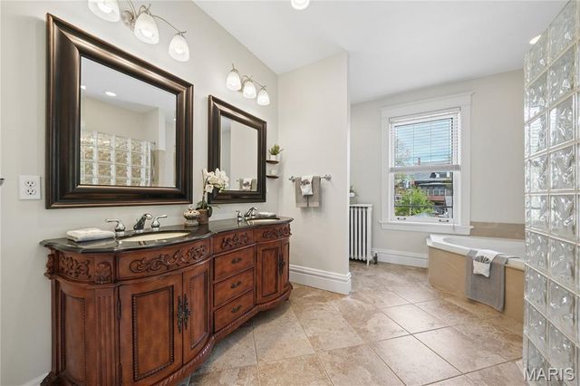 6335 Pershing Avenue, University City, MO 63130