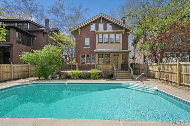 6335 Pershing Avenue, University City, MO 63130