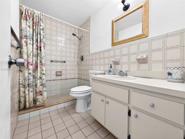 9231 SW 16th St, Miami, FL 33165