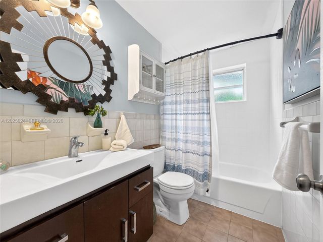 9231 SW 16th St, Miami, FL 33165
