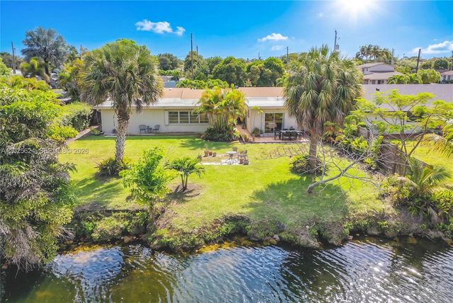9231 SW 16th St, Miami, FL 33165