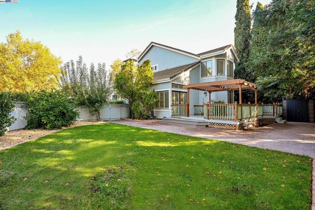 112 Kingswood Cir, Danville, CA 94506