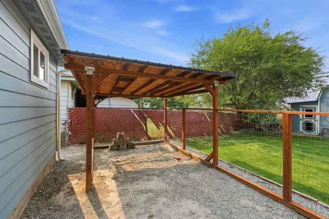 1317 E Decatur Ave, Spokane, WA 99208