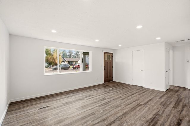 1317 E Decatur Ave, Spokane, WA 99208