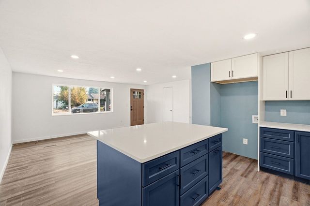 1317 E Decatur Ave, Spokane, WA 99208