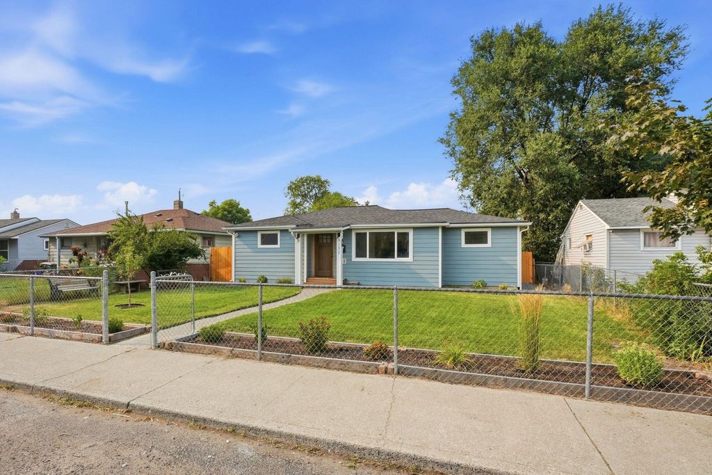 1317 E Decatur Ave, Spokane, WA 99208 photo 2