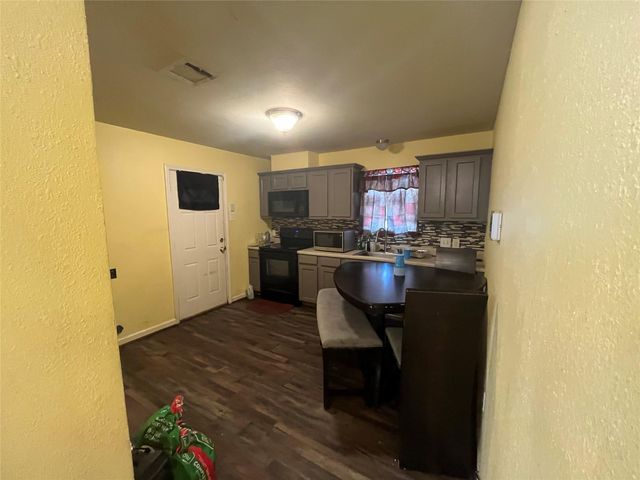2705 Brewster Street, Houston, TX 77026
