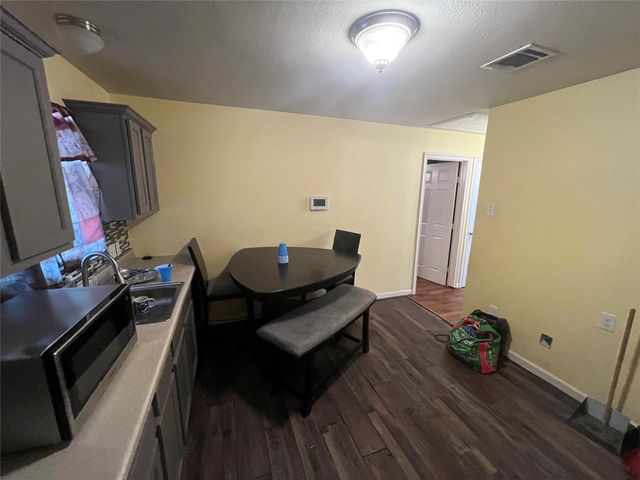 2705 Brewster Street, Houston, TX 77026
