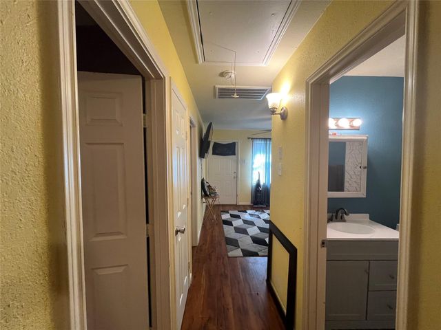 2705 Brewster Street, Houston, TX 77026