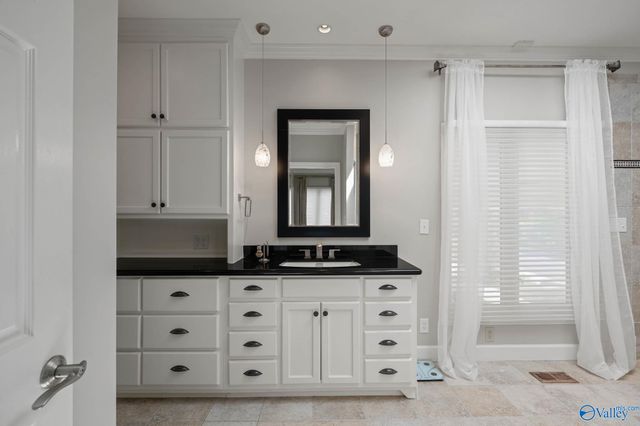 94 SE Scenic Drive SE, Huntsville, AL 35801