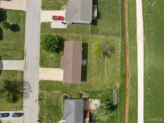 907 Westbrook Drive, Warrenton, MO 63383