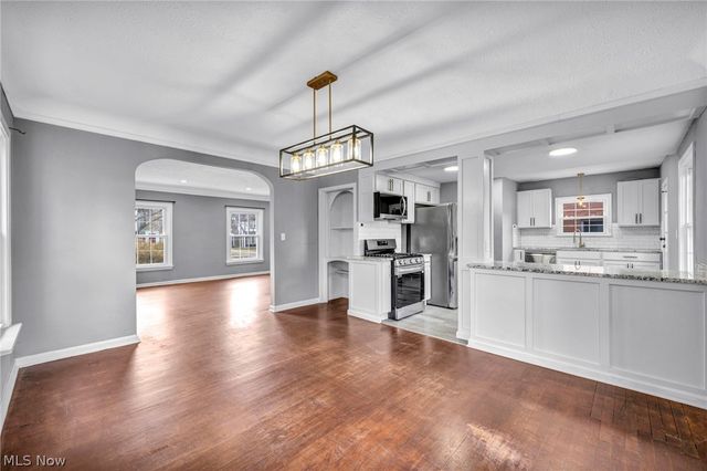 16809 Scottsdale Boulevard, Shaker Heights, OH 44120