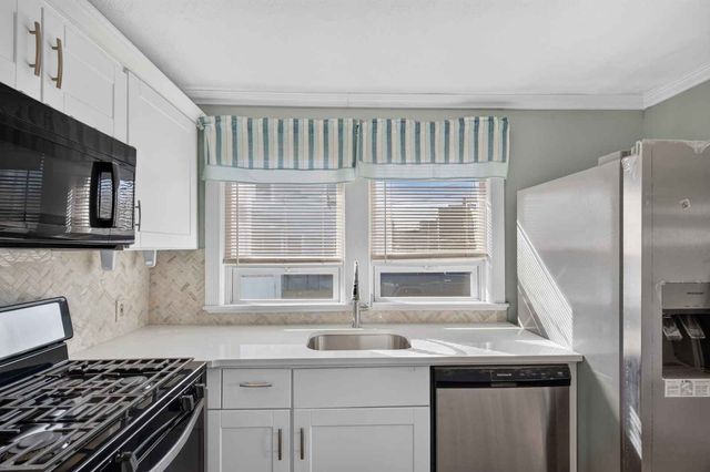 1020 Shirley St 1020, Winthrop, MA 02152