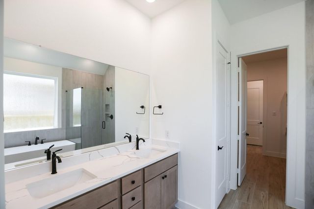 9503 Chateau Hill Drive, Manvel, TX 77578