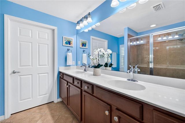 28517 Hammerhead LN, Bonita Springs, FL 34135