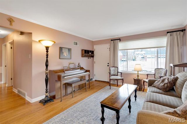 10808 Clearwater Drive, Unincorporated, MO 63123