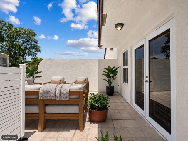1423 NE 26th Avenue 1423, Fort Lauderdale, FL 33304