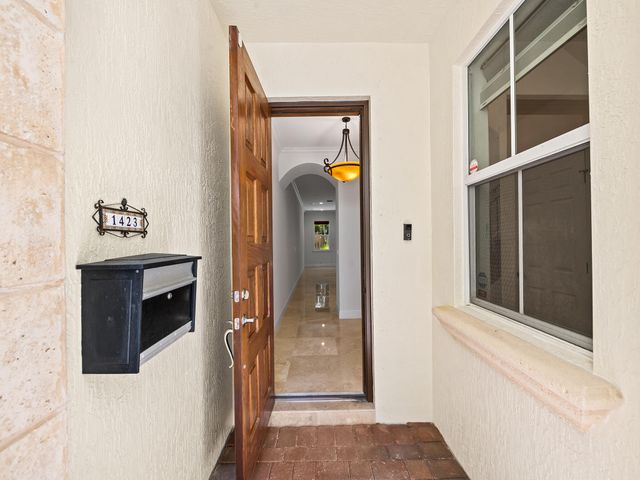 1423 NE 26th Avenue 1423, Fort Lauderdale, FL 33304