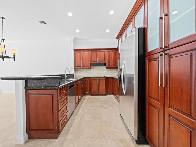 1423 NE 26th Avenue 1423, Fort Lauderdale, FL 33304