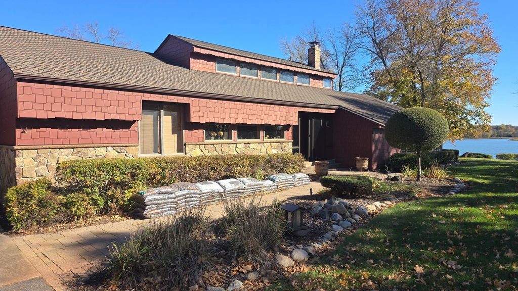 32437 Nottingham Court, Chisago Lake Twp, MN 55045