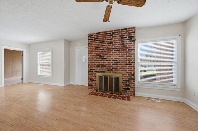 1824 N Binkley Street, Sherman, TX 75092