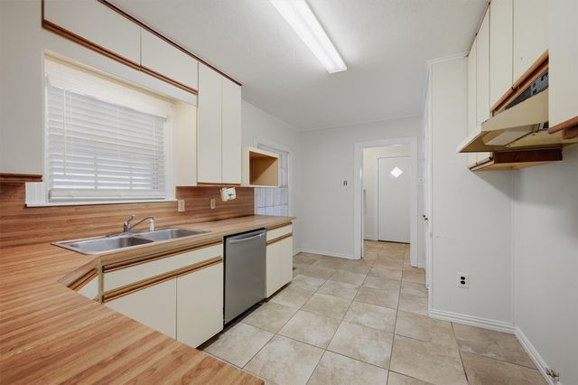 1824 N Binkley Street, Sherman, TX 75092