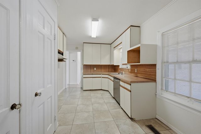 1824 N Binkley Street, Sherman, TX 75092