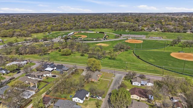 1824 N Binkley Street, Sherman, TX 75092