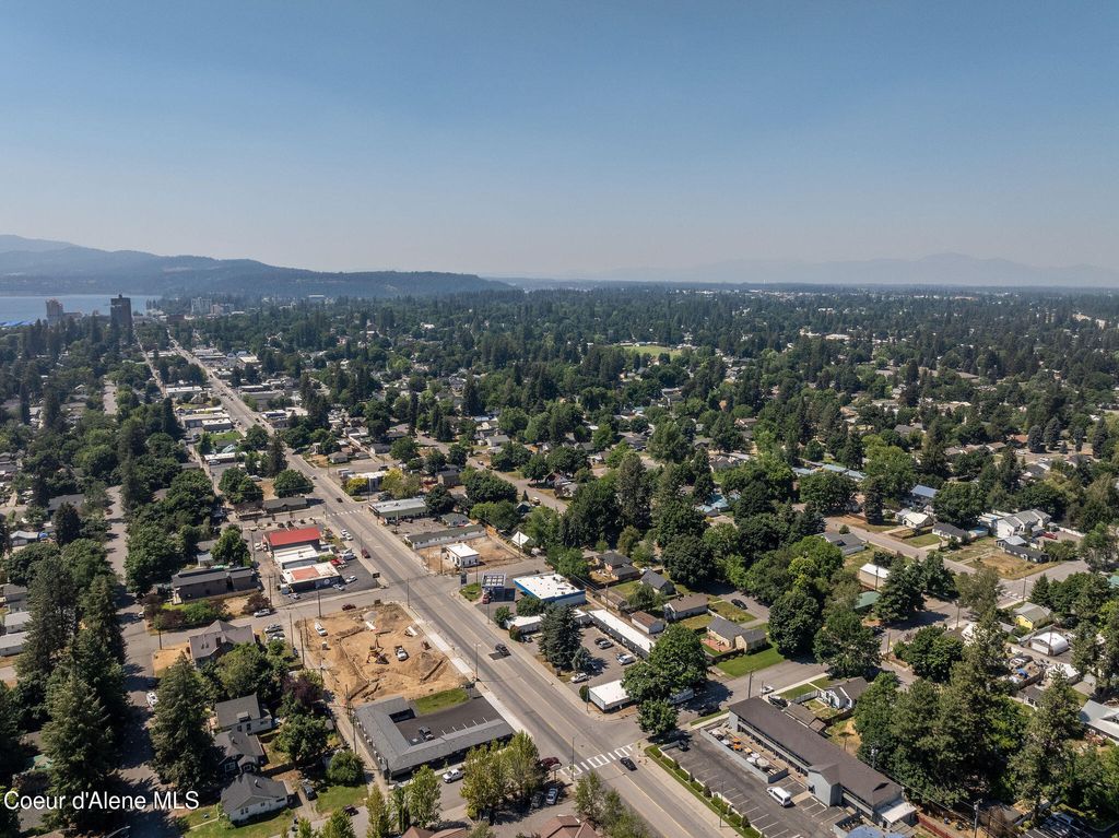 2009 E SHERMAN AVE, Coeur d'Alene, ID 83814 photo 18