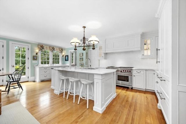 39 Bay Pond Rd, Duxbury, MA 02332
