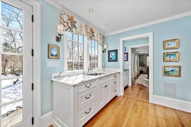 39 Bay Pond Rd, Duxbury, MA 02332