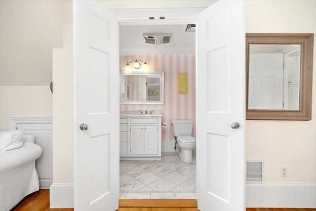 39 Bay Pond Rd, Duxbury, MA 02332