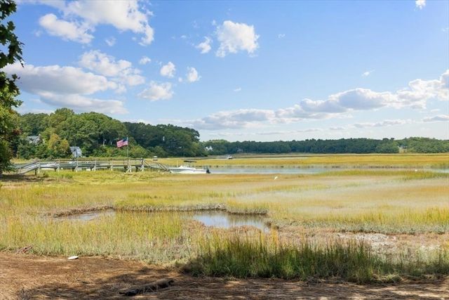 39 Bay Pond Rd, Duxbury, MA 02332