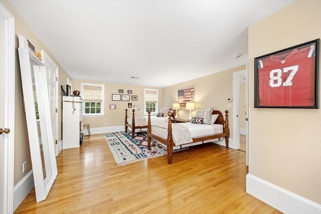 39 Bay Pond Rd, Duxbury, MA 02332