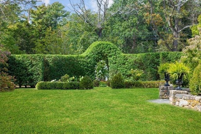 39 Bay Pond Rd, Duxbury, MA 02332