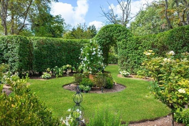 39 Bay Pond Rd, Duxbury, MA 02332