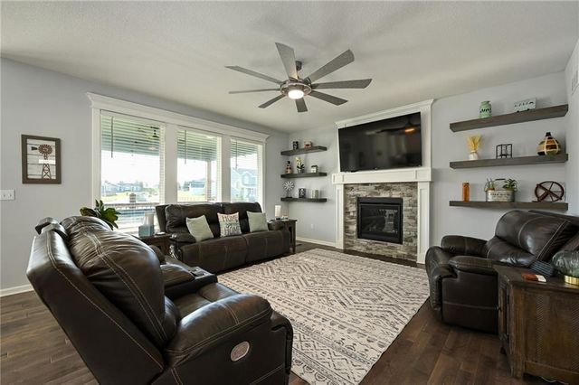 19621 W 197th Terrace, Spring Hill, KS 66083